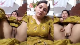 Puran Dhaka’s naughty apu plays with herself in an empty home